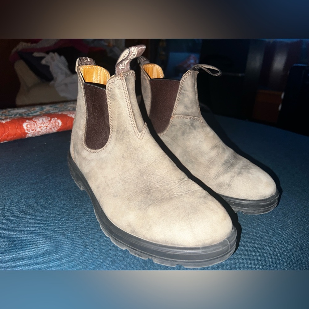 Blundstone Boot size 10 women, 7.5 AUS (fits a wide foot 10)